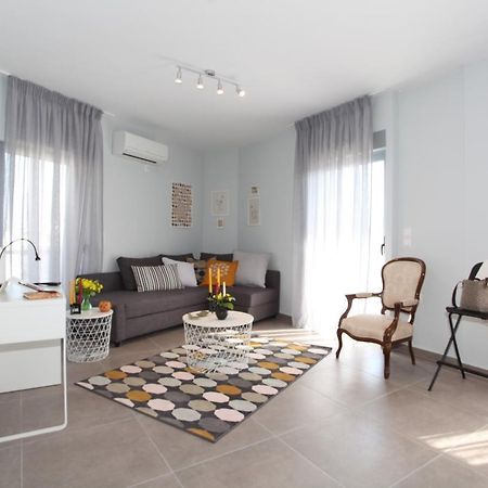 Edem Beach Apartment With Sea View By Athenian Homes Екстериор снимка